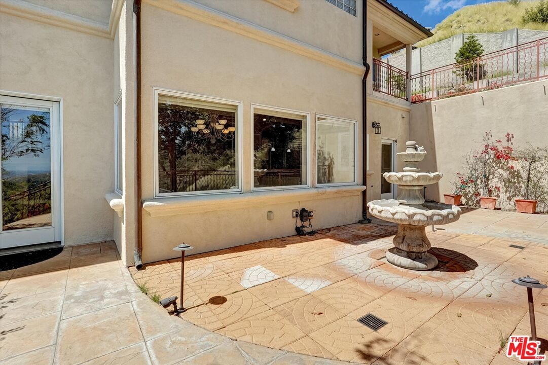 Tujunga photo 56
