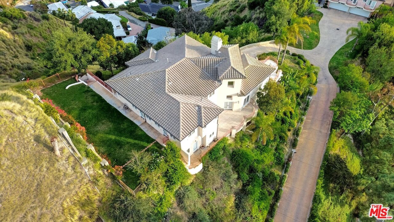 Tujunga photo 59