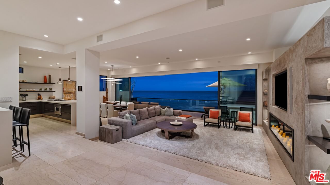 Malibu photo 10