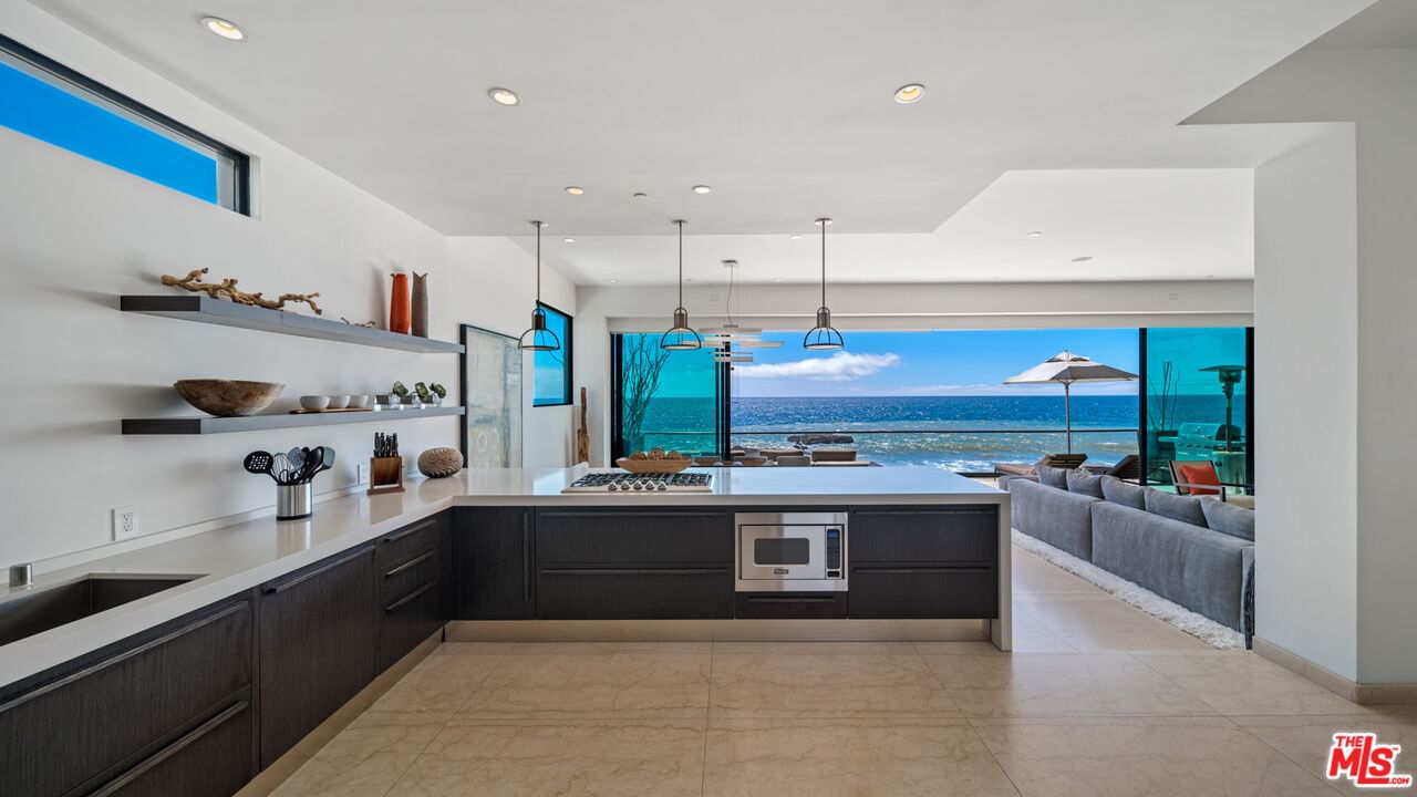 Malibu photo 23