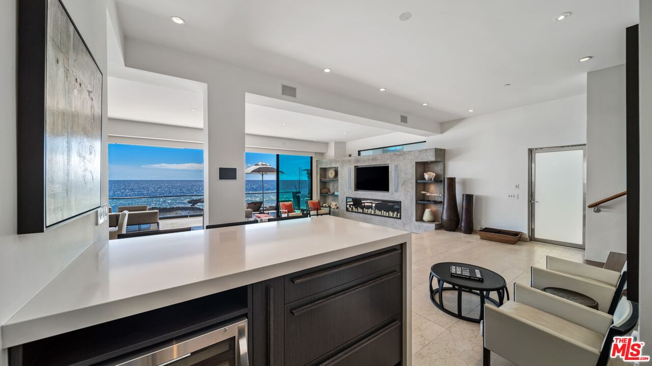 Malibu photo 26