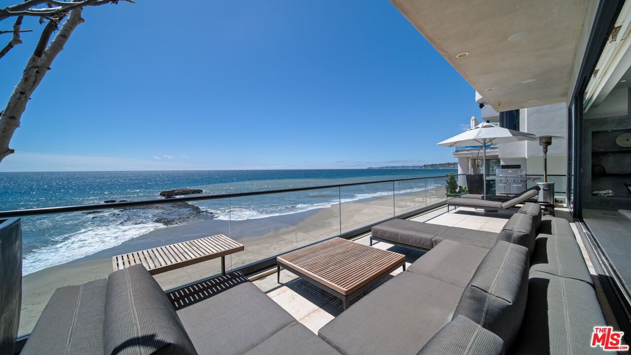 Malibu photo 31