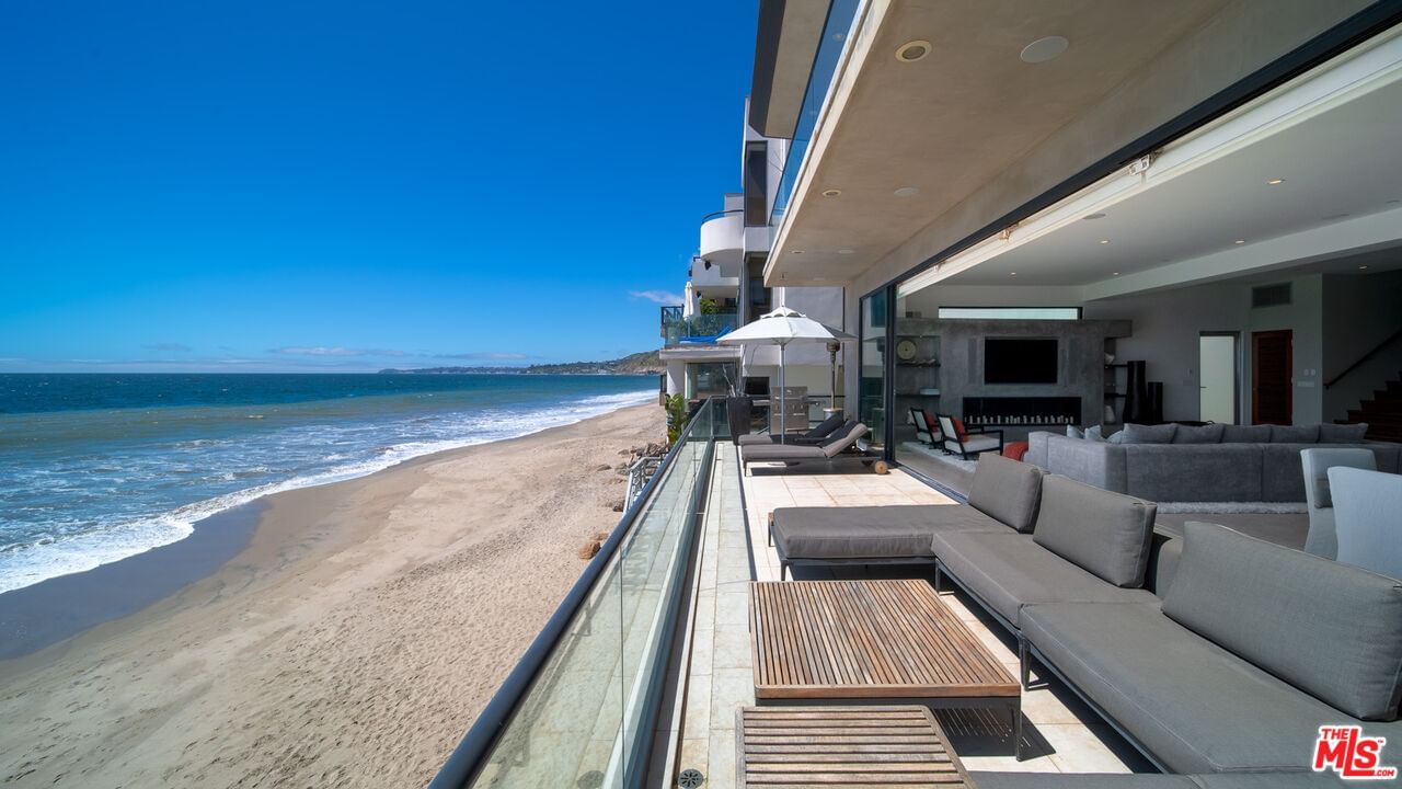 Malibu photo 32