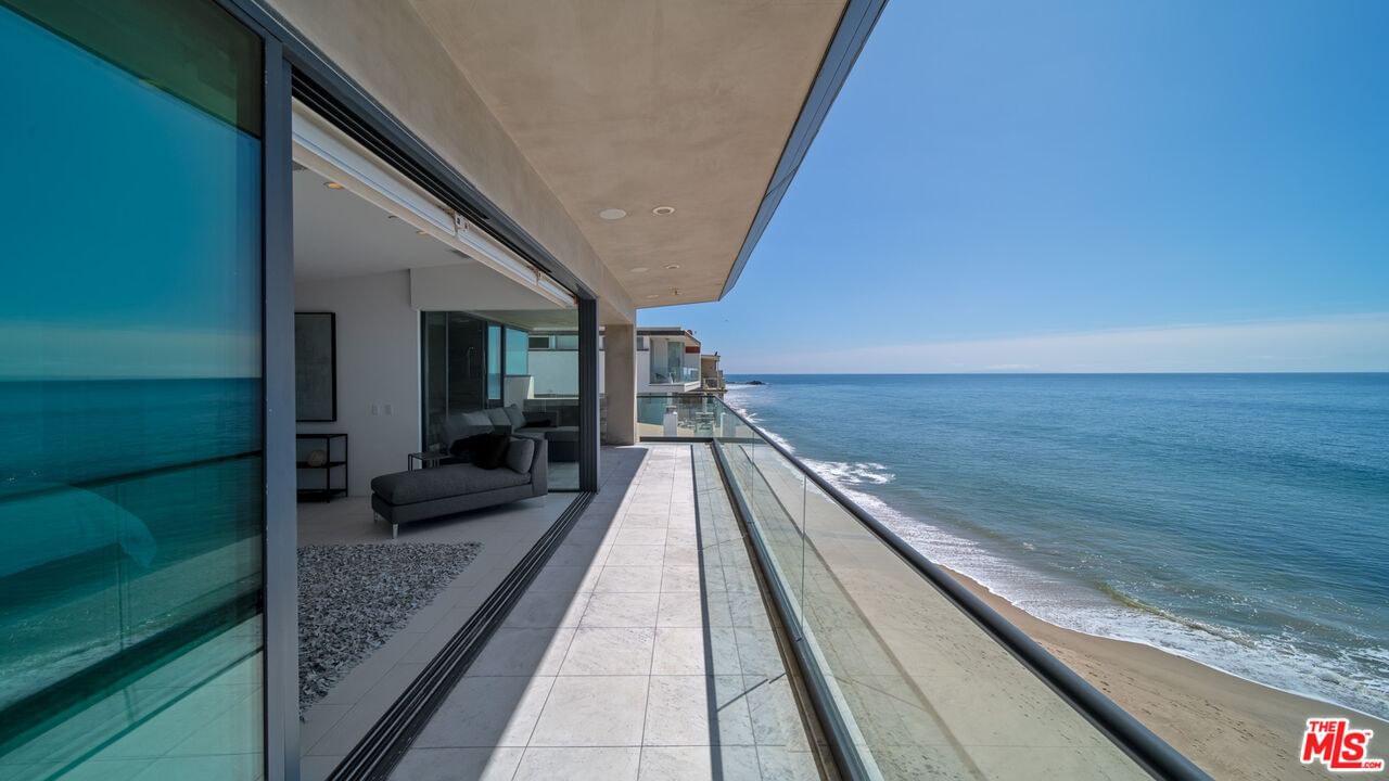 Malibu photo 39