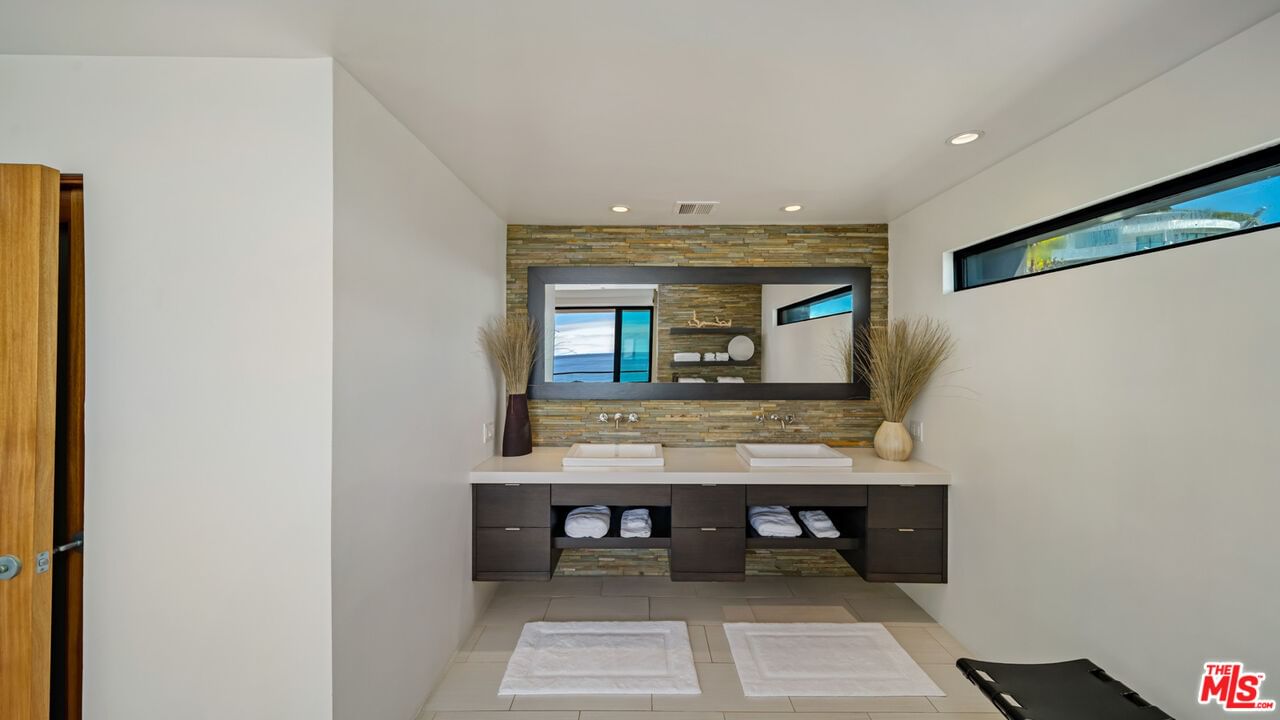 Malibu photo 42