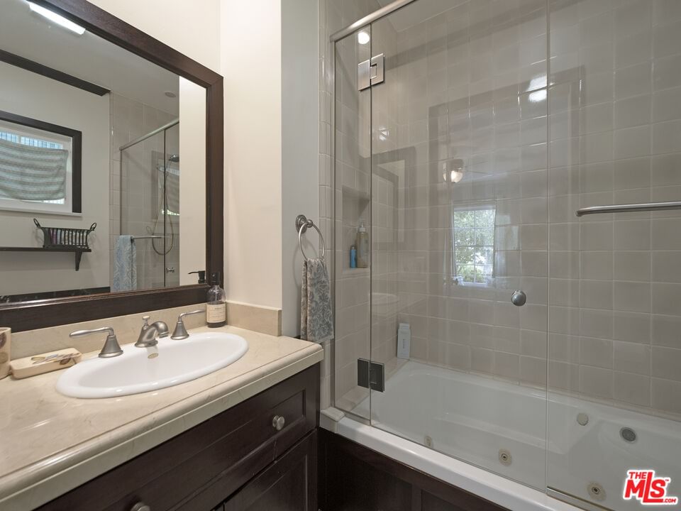 Valley Vista photo 32