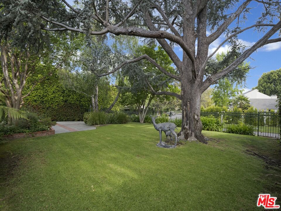 Valley Vista photo 46