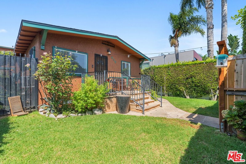 659 Vernon Ave