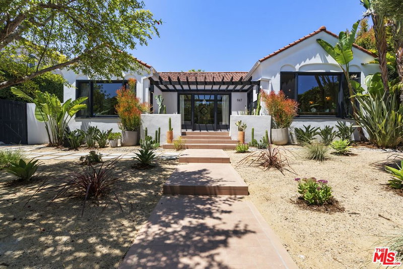 947 Cloverdale Ave