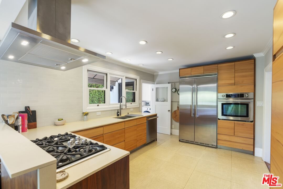 Cloverdale photo 14