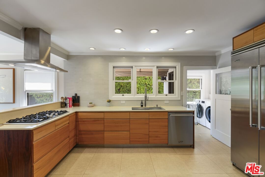 Cloverdale photo 15