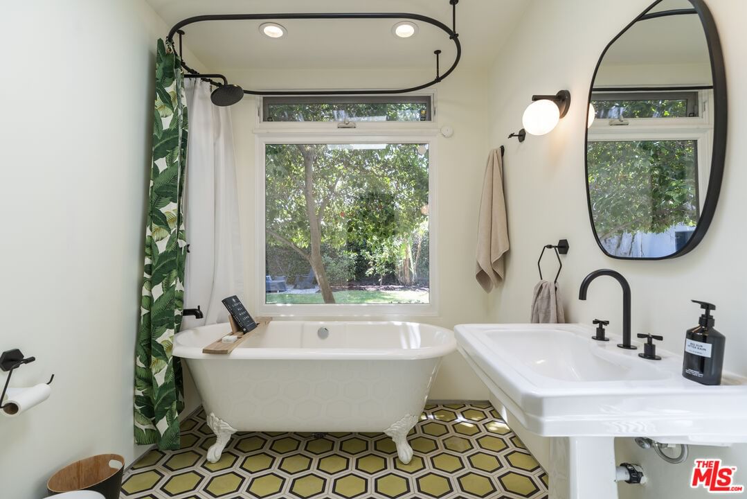Cloverdale photo 20