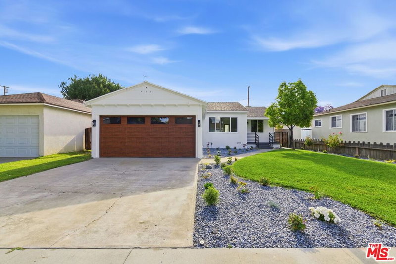 3516 Roxanne Ave