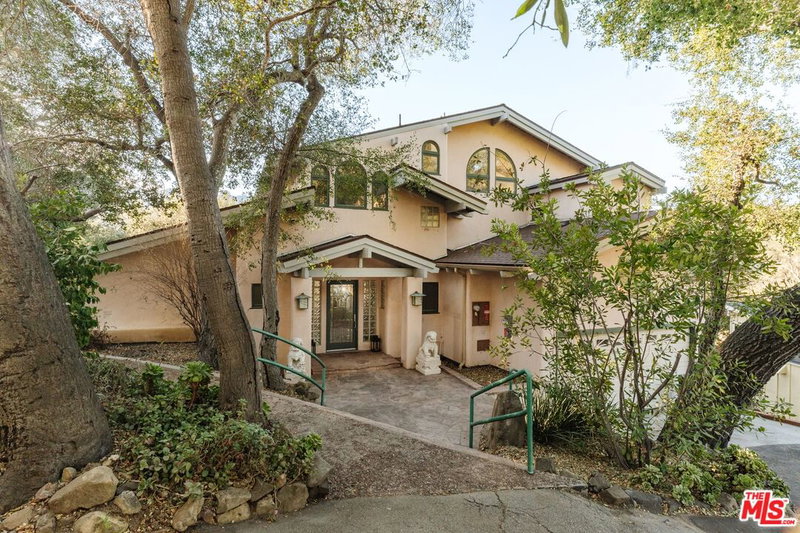 229 Muerdago Rd