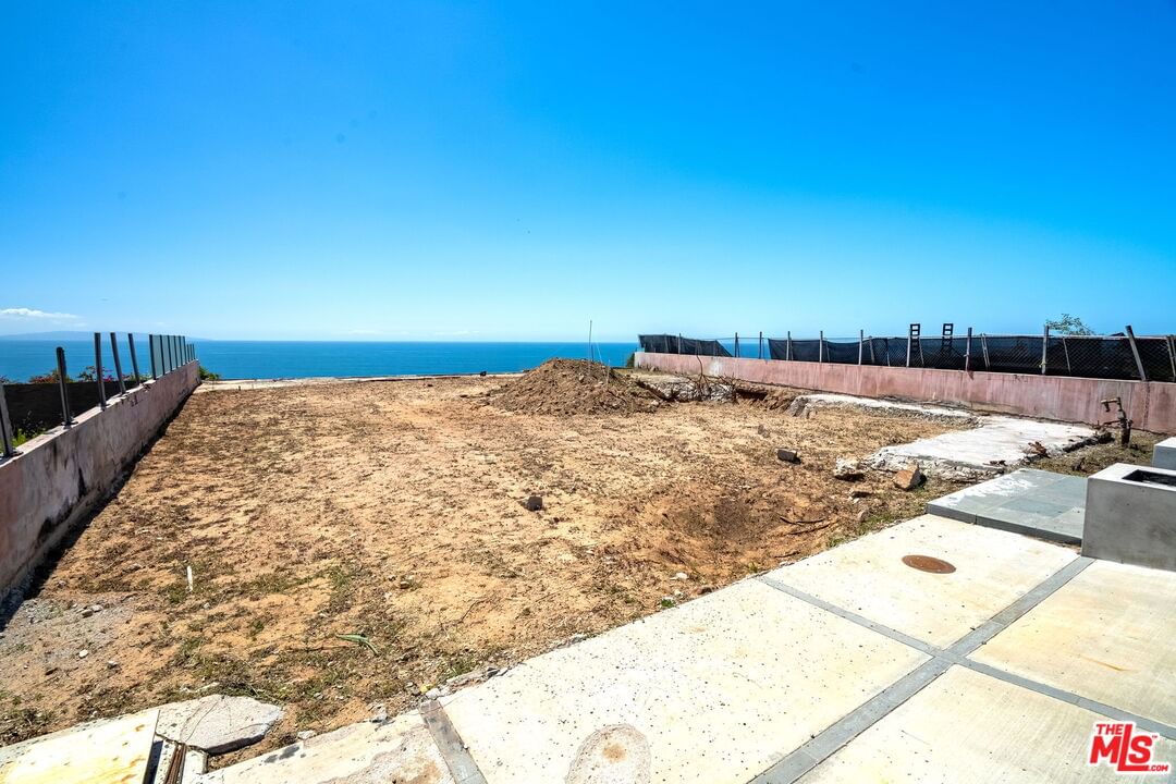 Coastline photo 11
