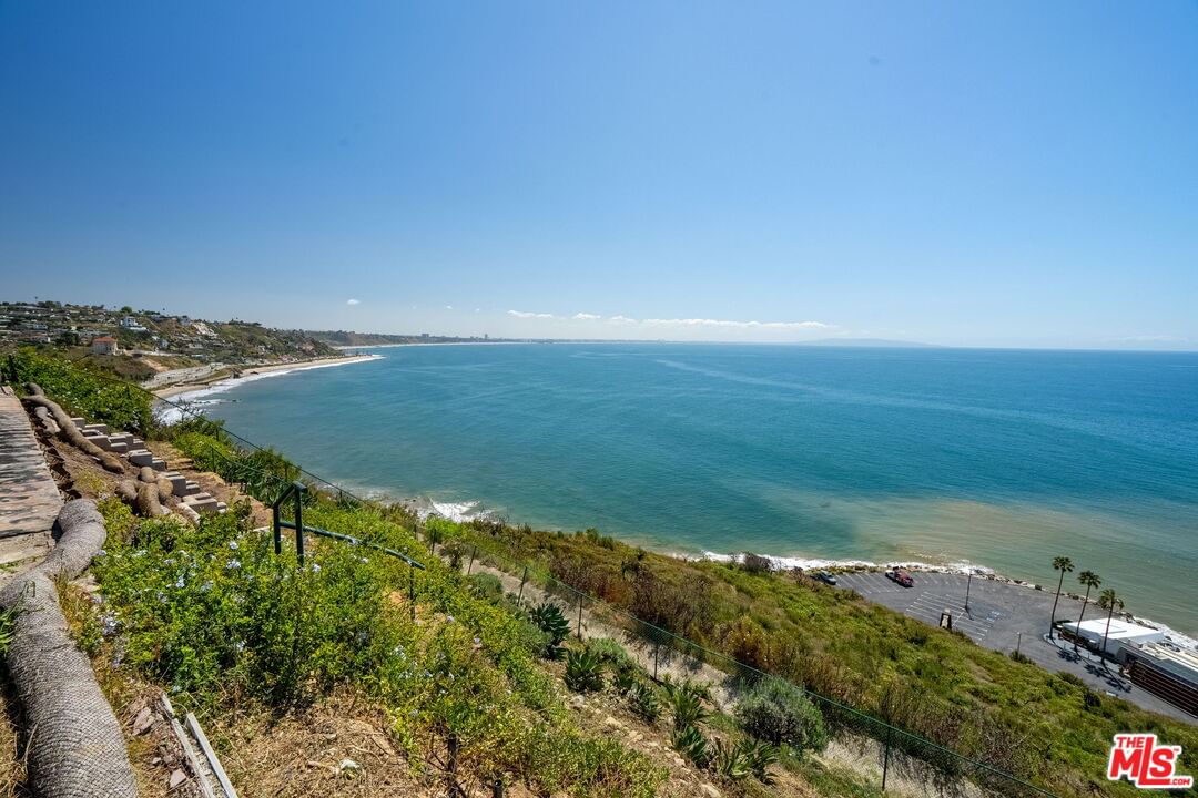 Coastline photo 14