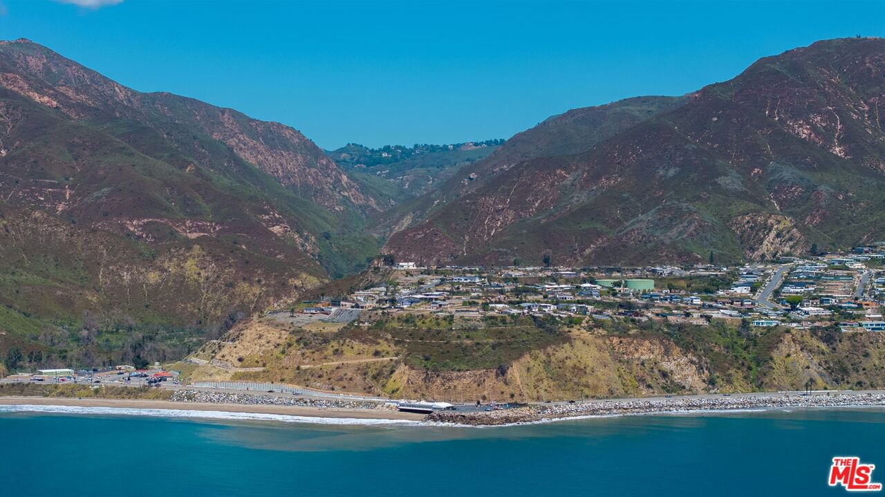 Coastline photo 19
