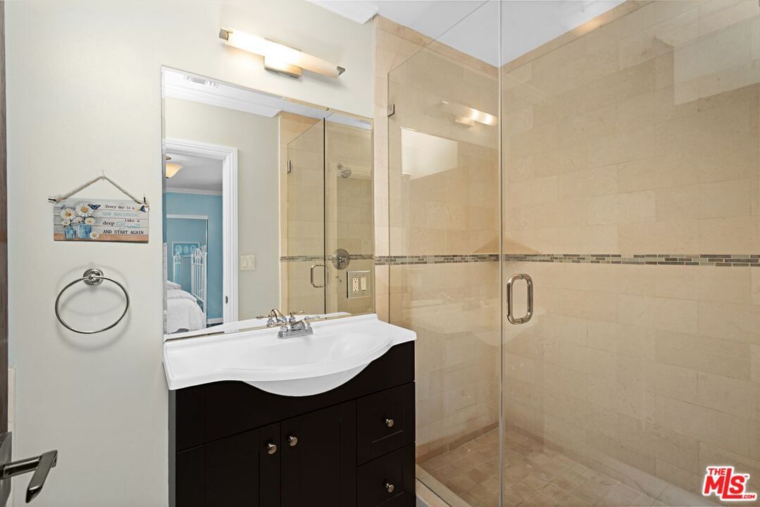 Longview Valley photo 16