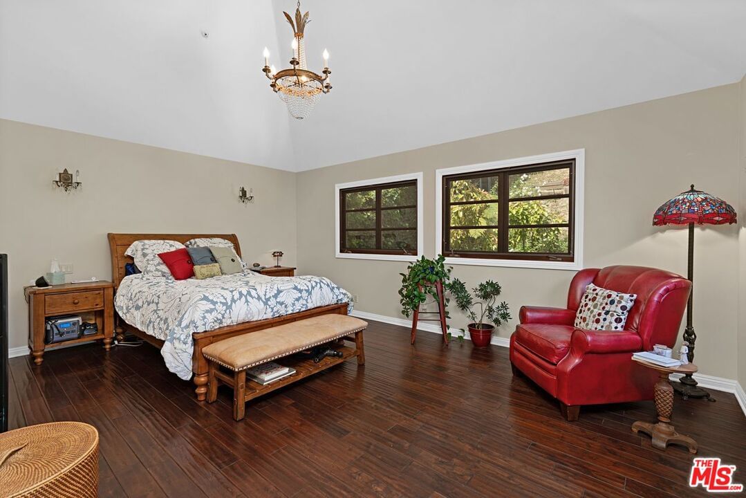 Longview Valley photo 20