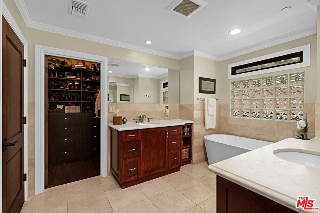 Longview Valley photo 21