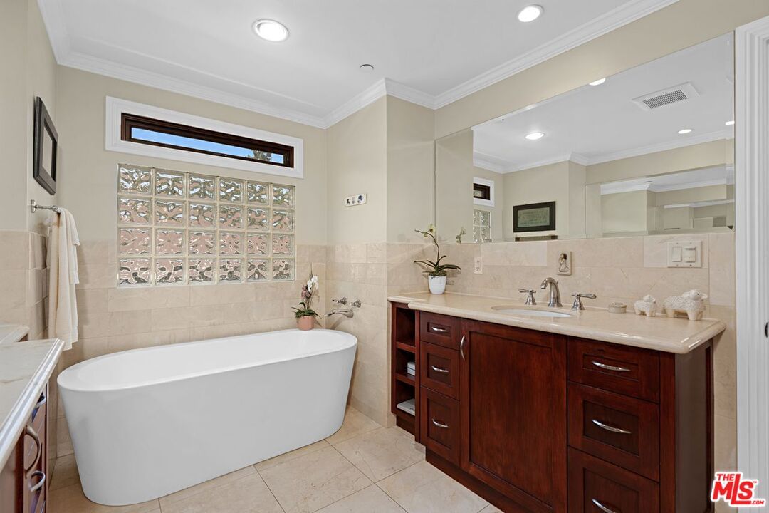Longview Valley photo 22
