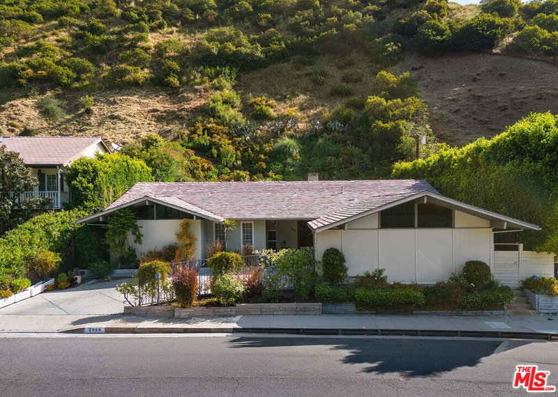 2068 Beverly Dr
