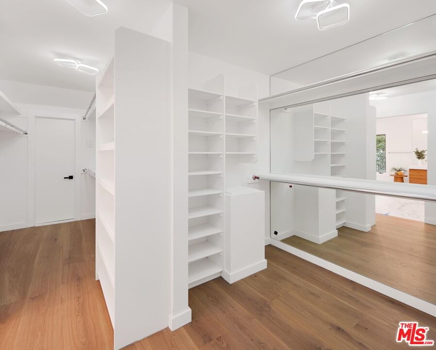 Clarinda photo 24