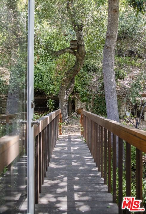 Laurel Canyon photo 16