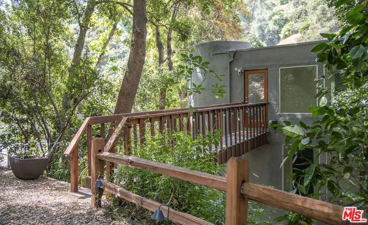 Laurel Canyon photo 17