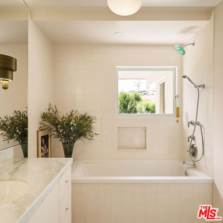Outpost photo 24