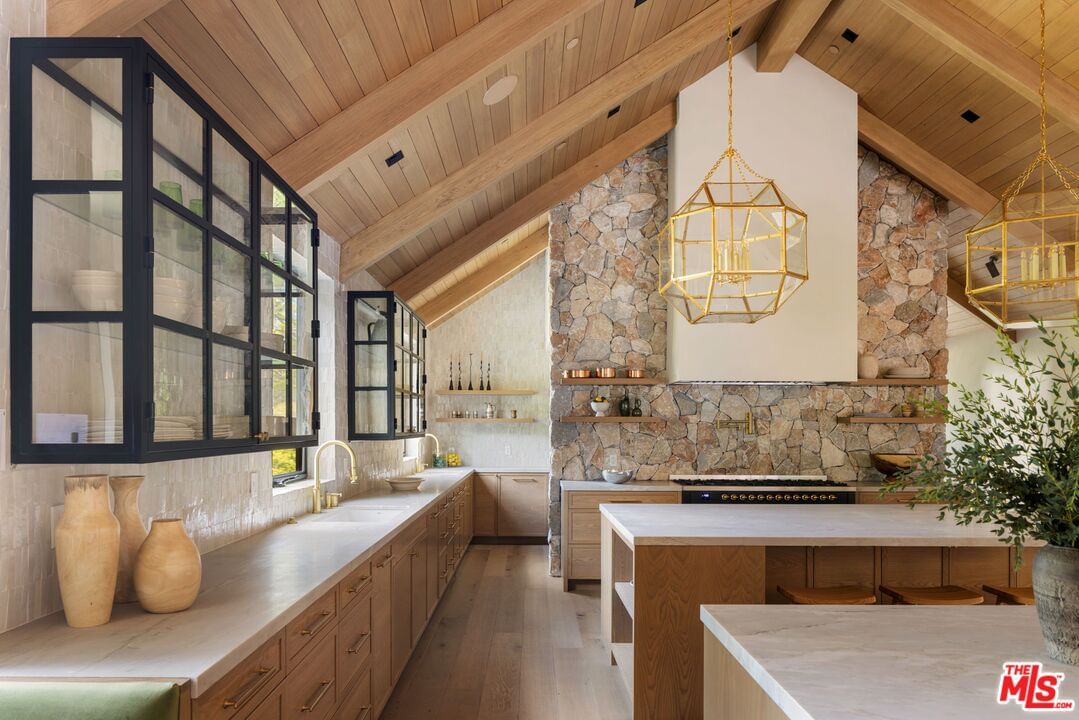 Viewcrest photo 18