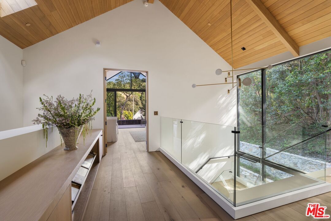 Viewcrest photo 22