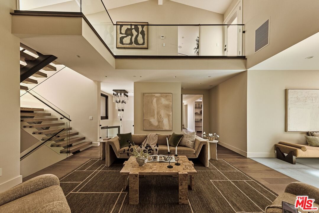 Oak View photo 8