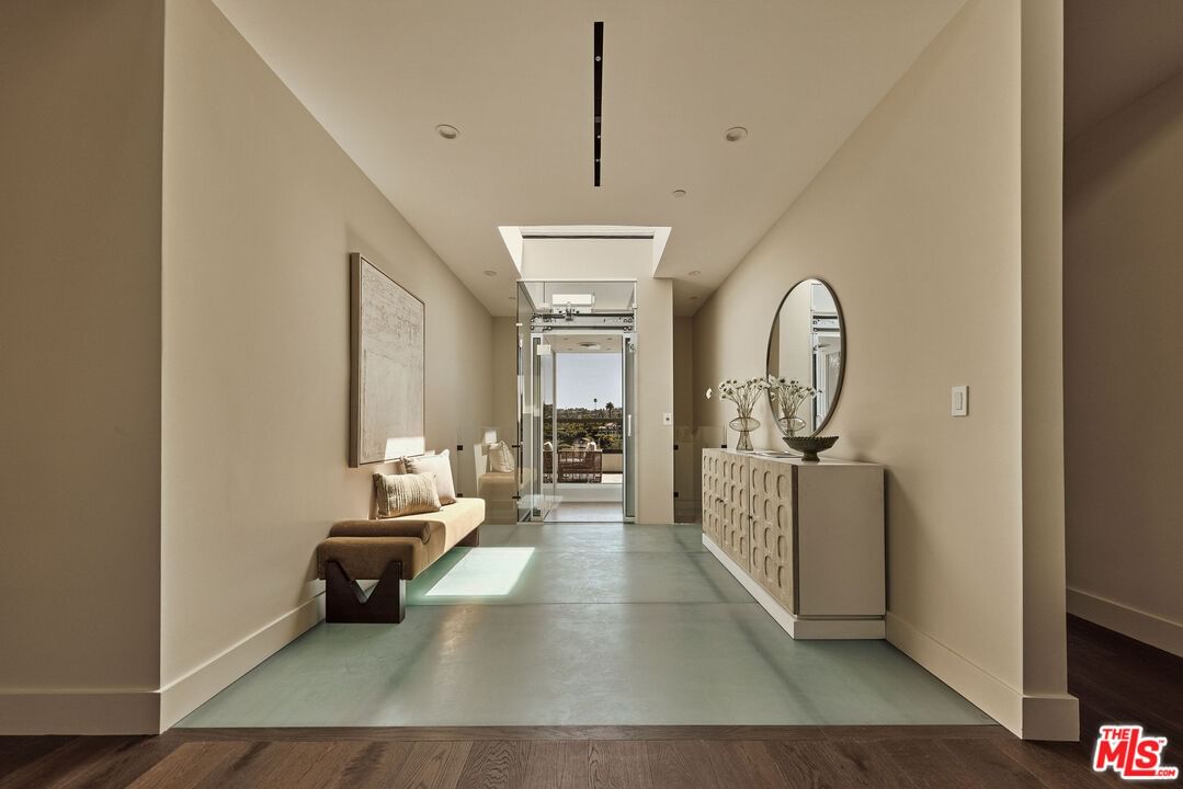 Oak View photo 17