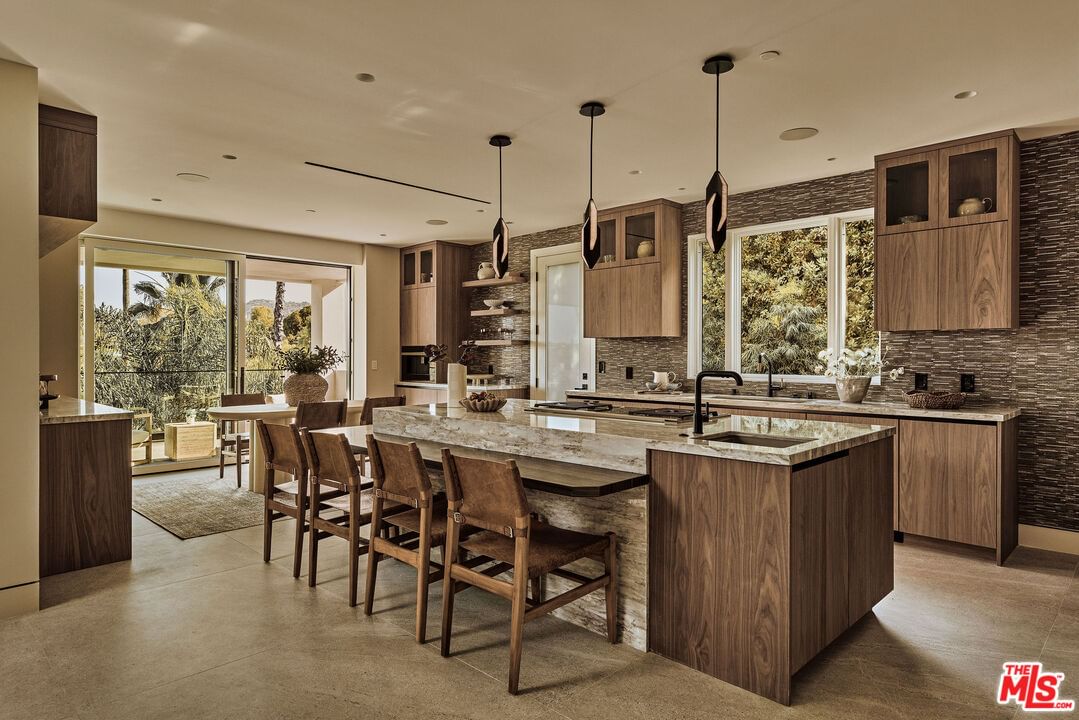 Oak View photo 3