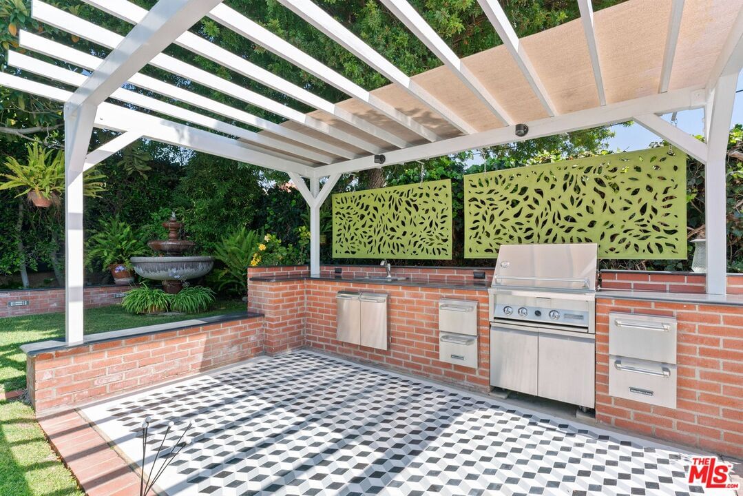 Summerhill photo 20