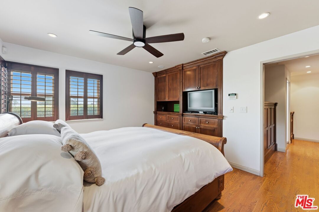 Summerhill photo 23