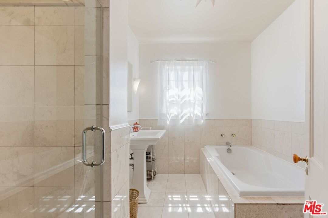 Summerhill photo 29