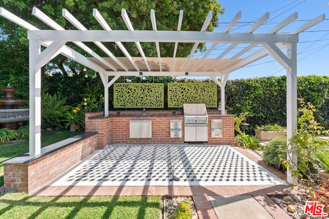 Summerhill photo 35
