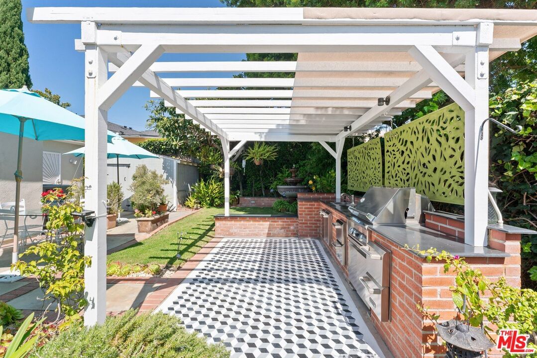 Summerhill photo 36