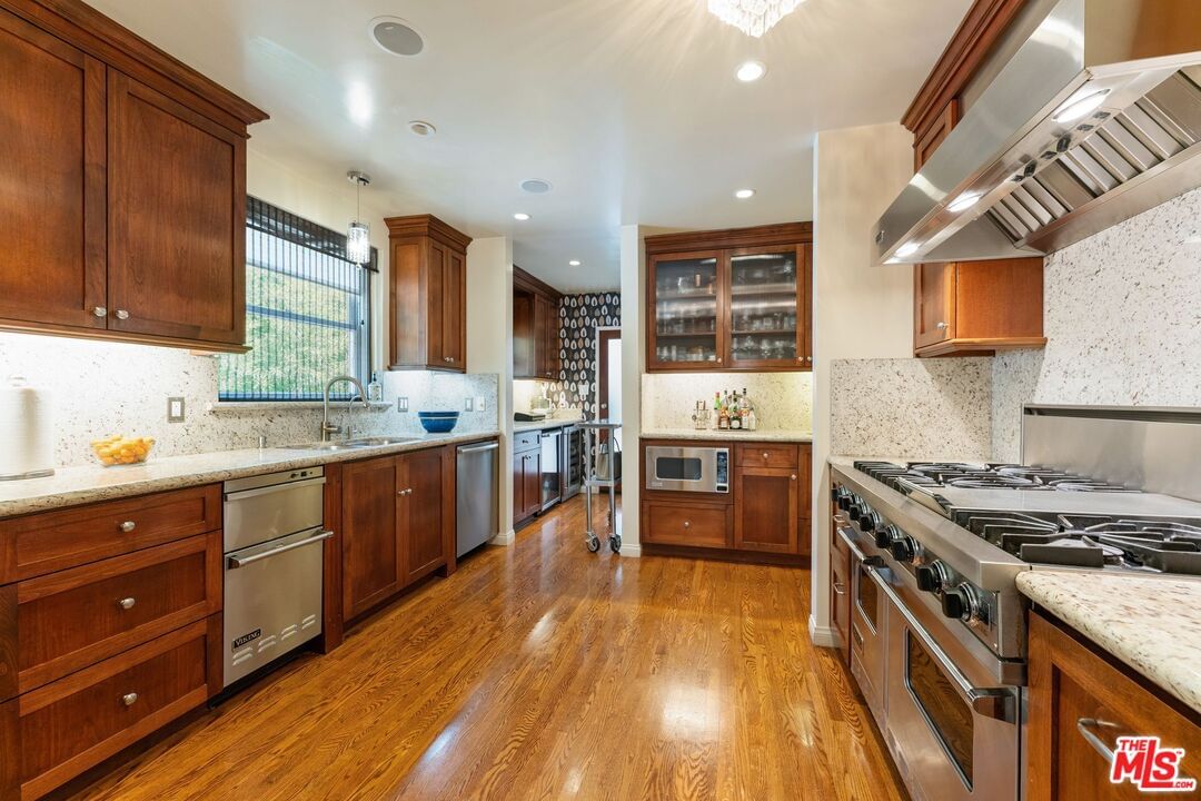 Summerhill photo 8
