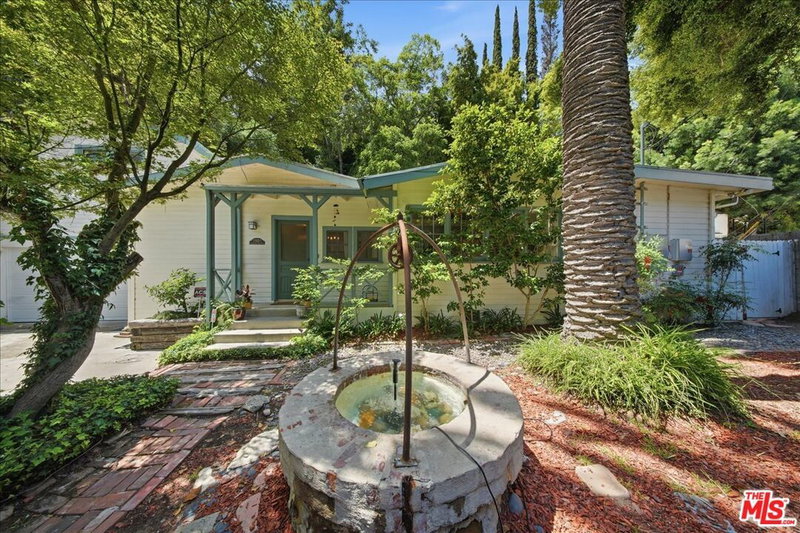 1551 Beverly Glen Blvd