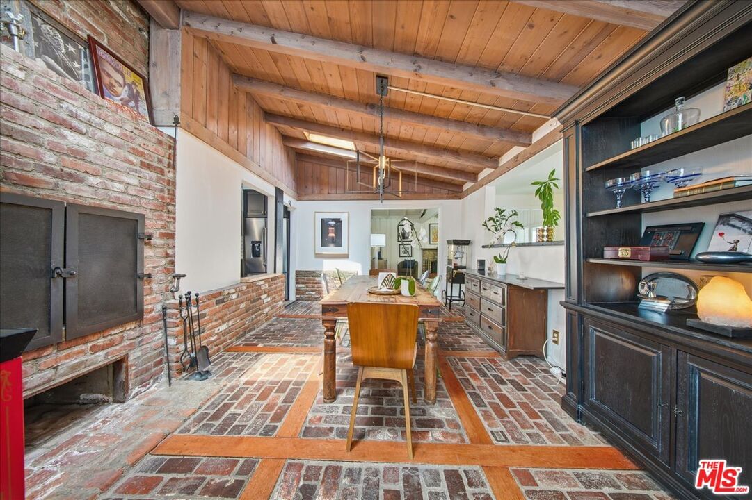 Beverly Glen photo 11