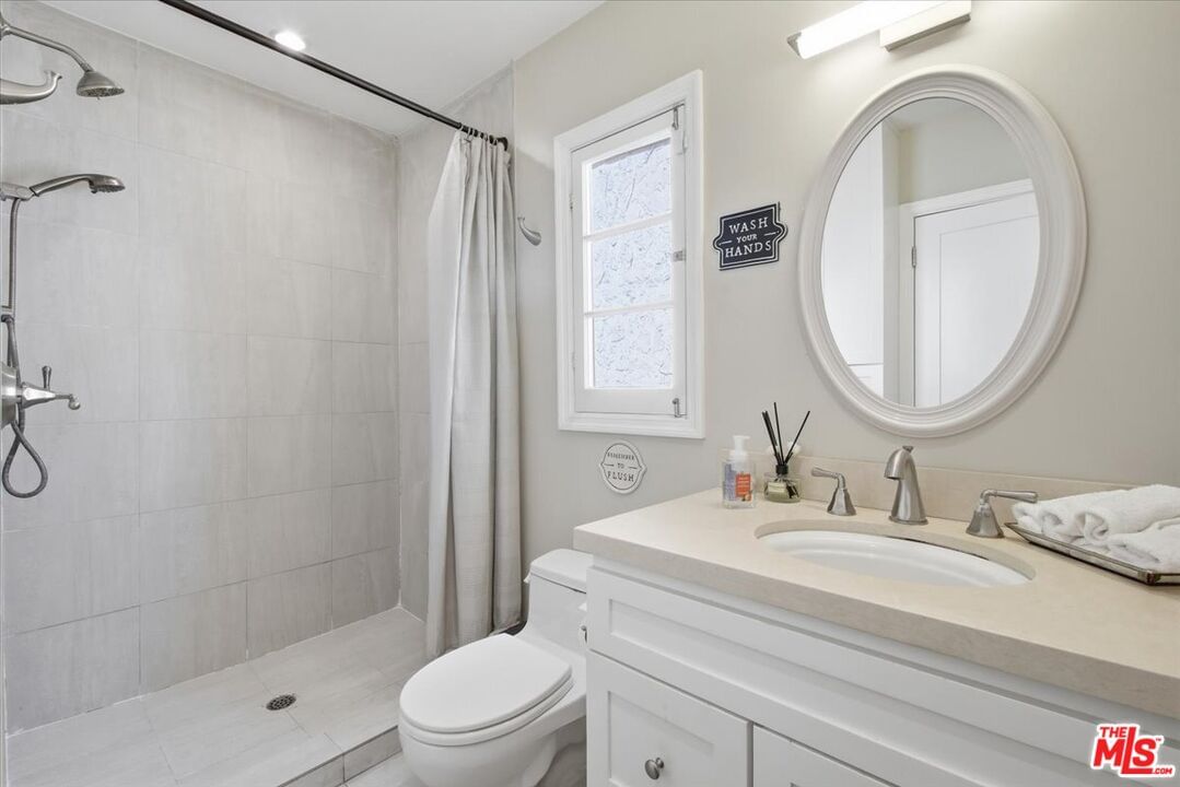Beverly Glen photo 20