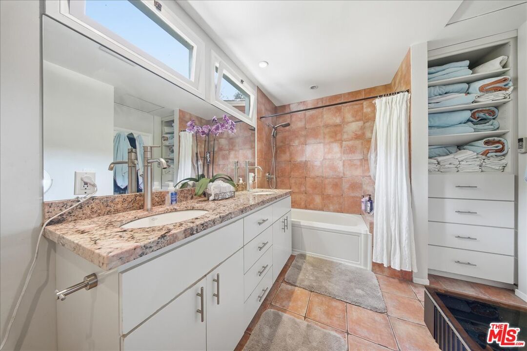 Beverly Glen photo 24