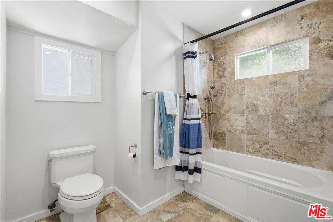 Beverly Glen photo 29