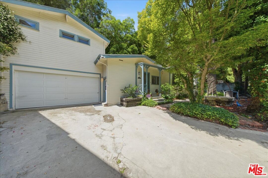 Beverly Glen photo 5