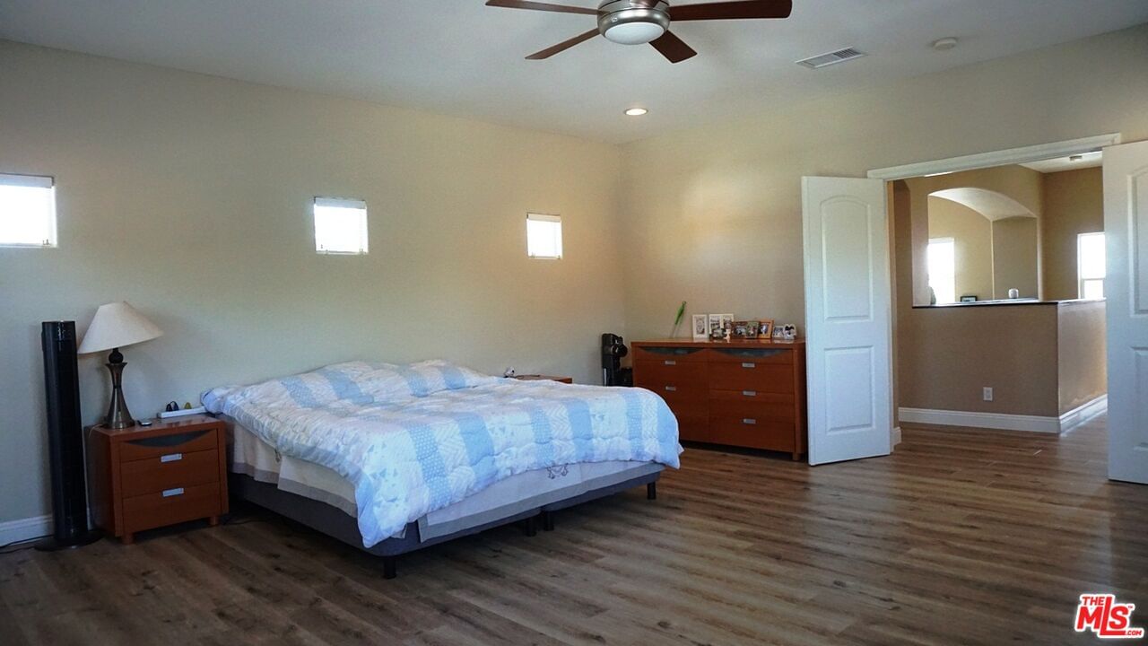 Carhart photo 8