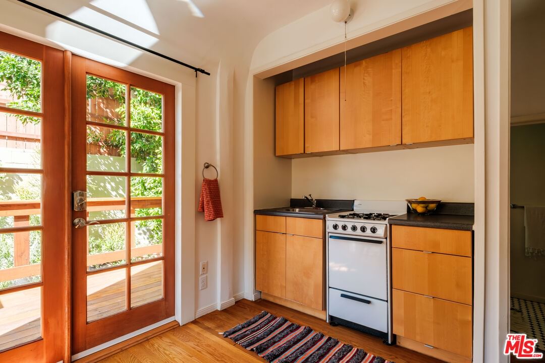 Almaden photo 33