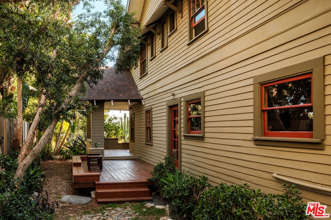 Almaden photo 40